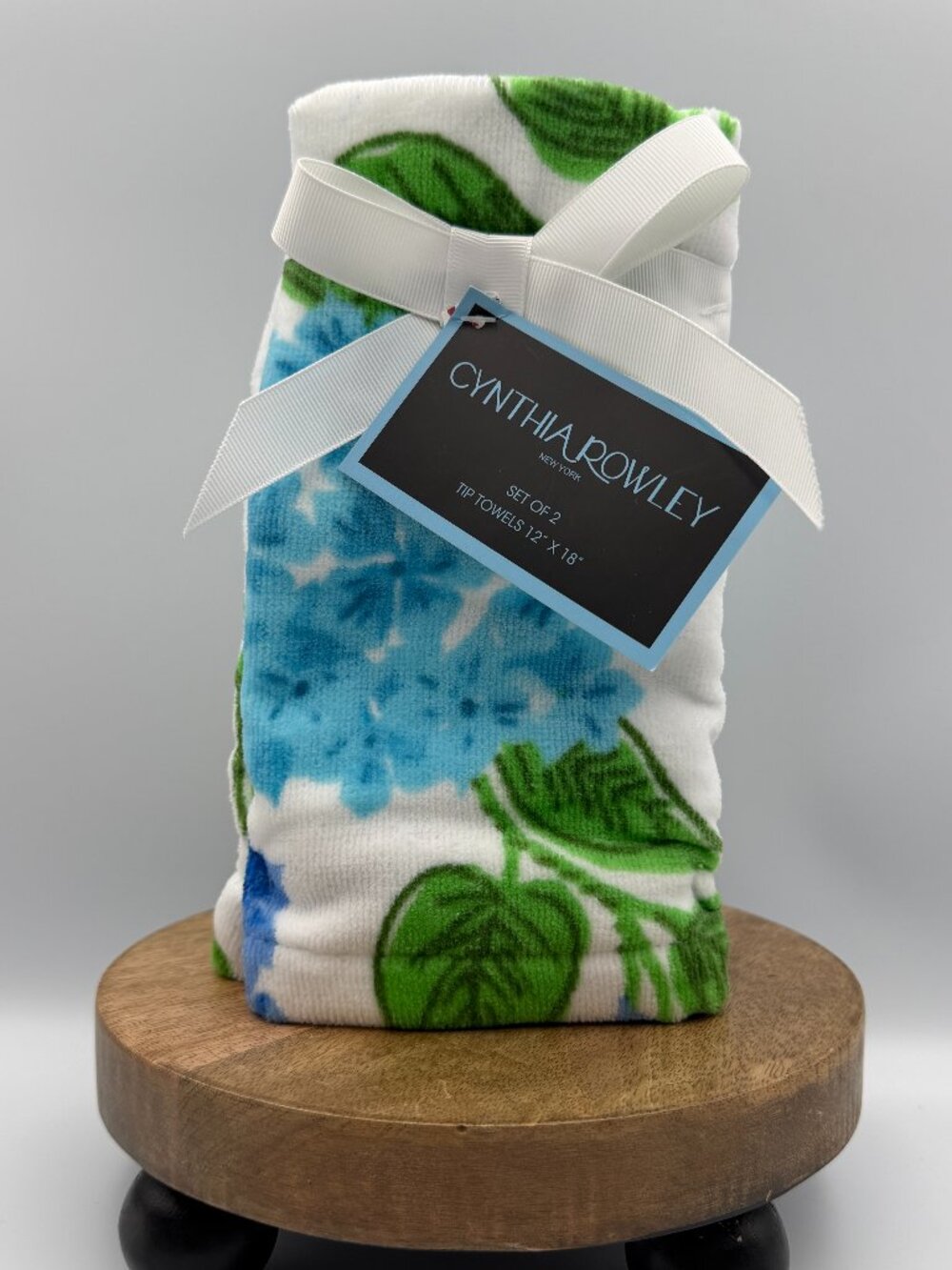 Cynthia Rowley Hydrangea Tip Towels Set of 2 Blue Floral Green White 12x18 NWT